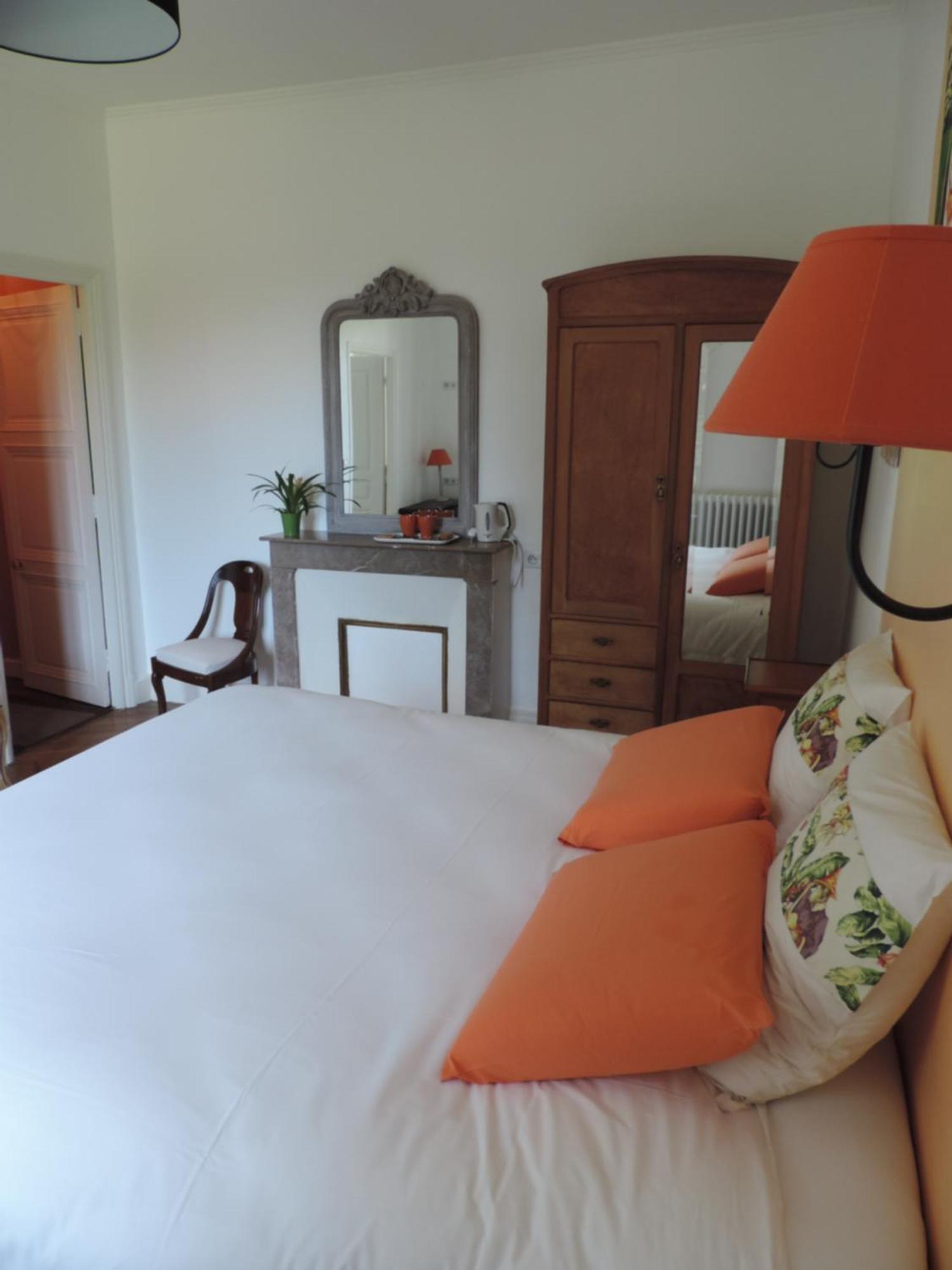 Bed and Breakfast Cedre Et Charme Saint-Branchs Экстерьер фото