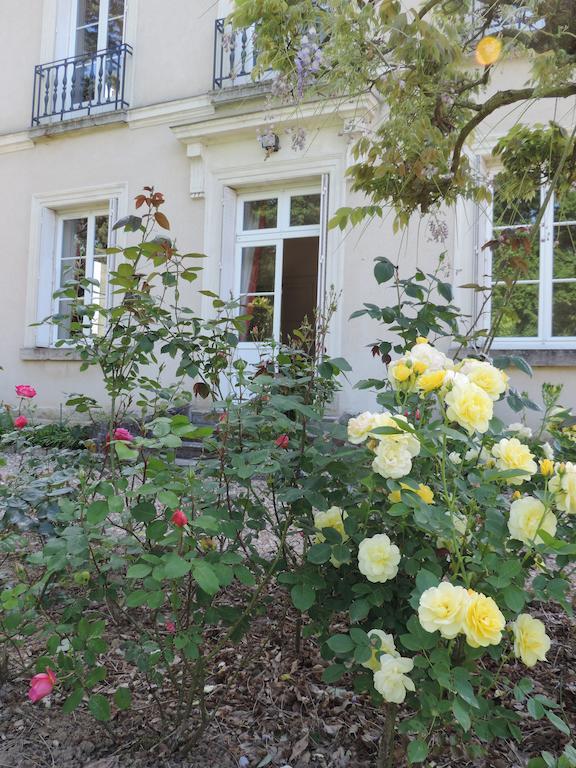 Bed and Breakfast Cedre Et Charme Saint-Branchs Экстерьер фото