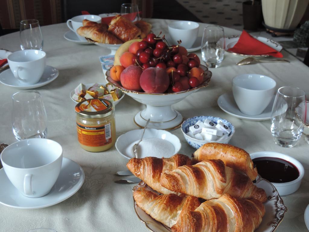 Bed and Breakfast Cedre Et Charme Saint-Branchs Экстерьер фото